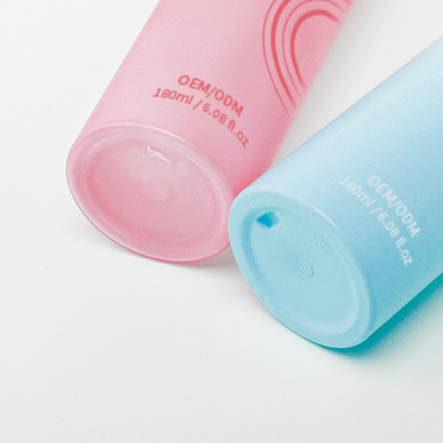 Logo zgodnie z Twoimi wymaganiami Plastikowa butelka z rozpylaczem do nawilżania Przezroczysty spray alkoholowy