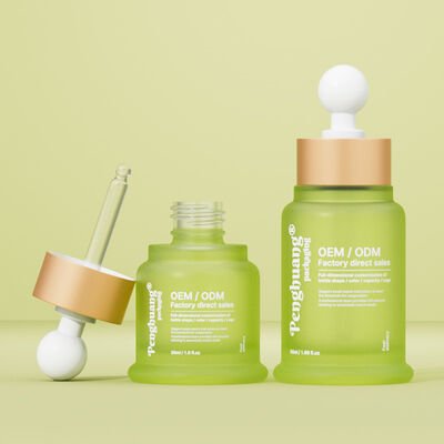 Butelka serum z olejkiem esencjonalnym z nadrukiem hot stamping, oferująca stylowe opakowanie kosmetyczne i atrakcyjność dla produktów do pielęgnacji skóry