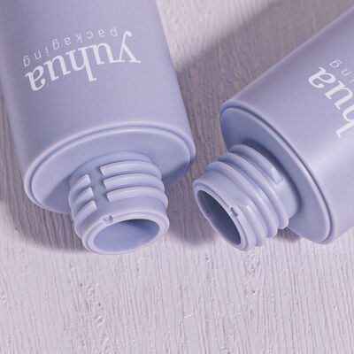 Pojemnik plastikowy z bezprzewodową pompą i śrubkową czapką do pakowania tonera do serum kosmetycznego i drukowania logo na zamówienie