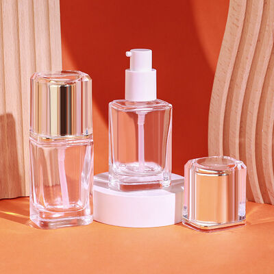 Szklane opakowania do podkładów w płynie o pojemności 30 ml, z możliwością personalizacji nadruku i trwałym, szczelnym, hermetycznym designem