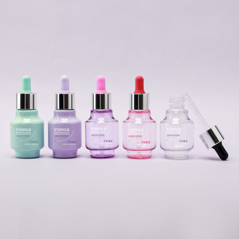 Butelki z zakraplaczem do serum o pojemności 50 ml z niestandardowym sitodrukiem/tłoczeniem na gorąco/drukowaniem etykiet - czas realizacji 15-20 dni