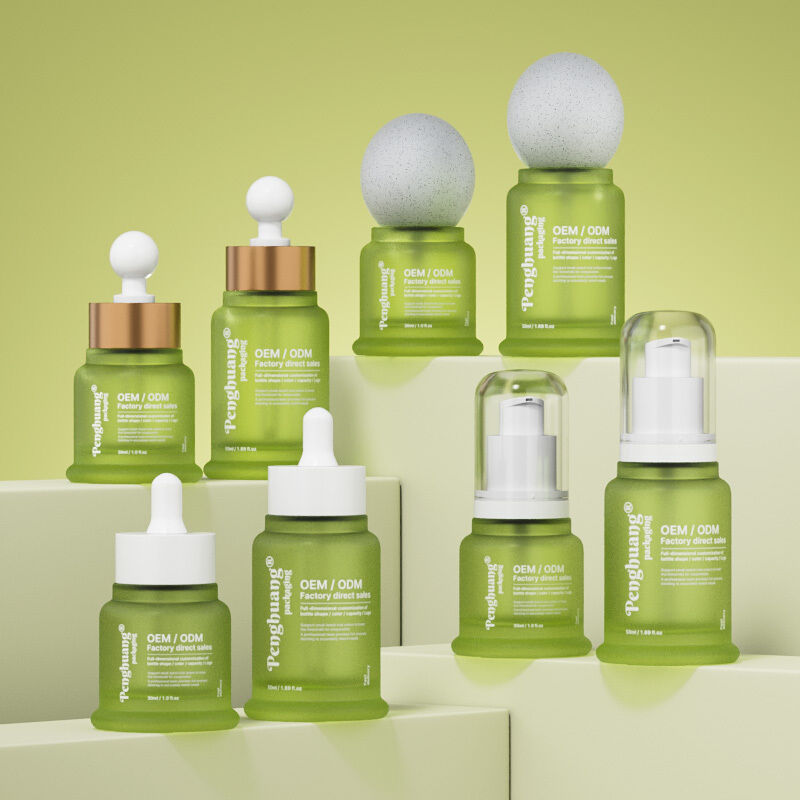 Butelka serum z olejkiem esencjonalnym z nadrukiem hot stamping, oferująca stylowe opakowanie kosmetyczne i atrakcyjność dla produktów do pielęgnacji skóry