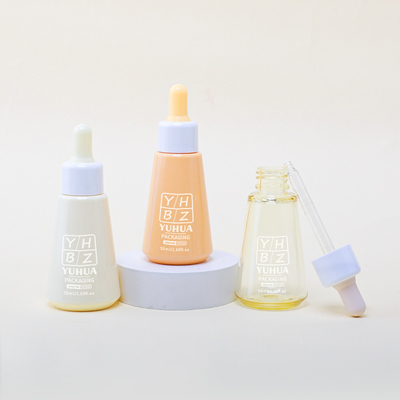 Niebieska butelka serum olejowego - idealny dodatek do Twojej pielęgnacji skóry