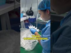 Kontrola jakości i proces pakowania butelek kosmetycznych z zakraplaczem | Film z produkcji fabrycznej